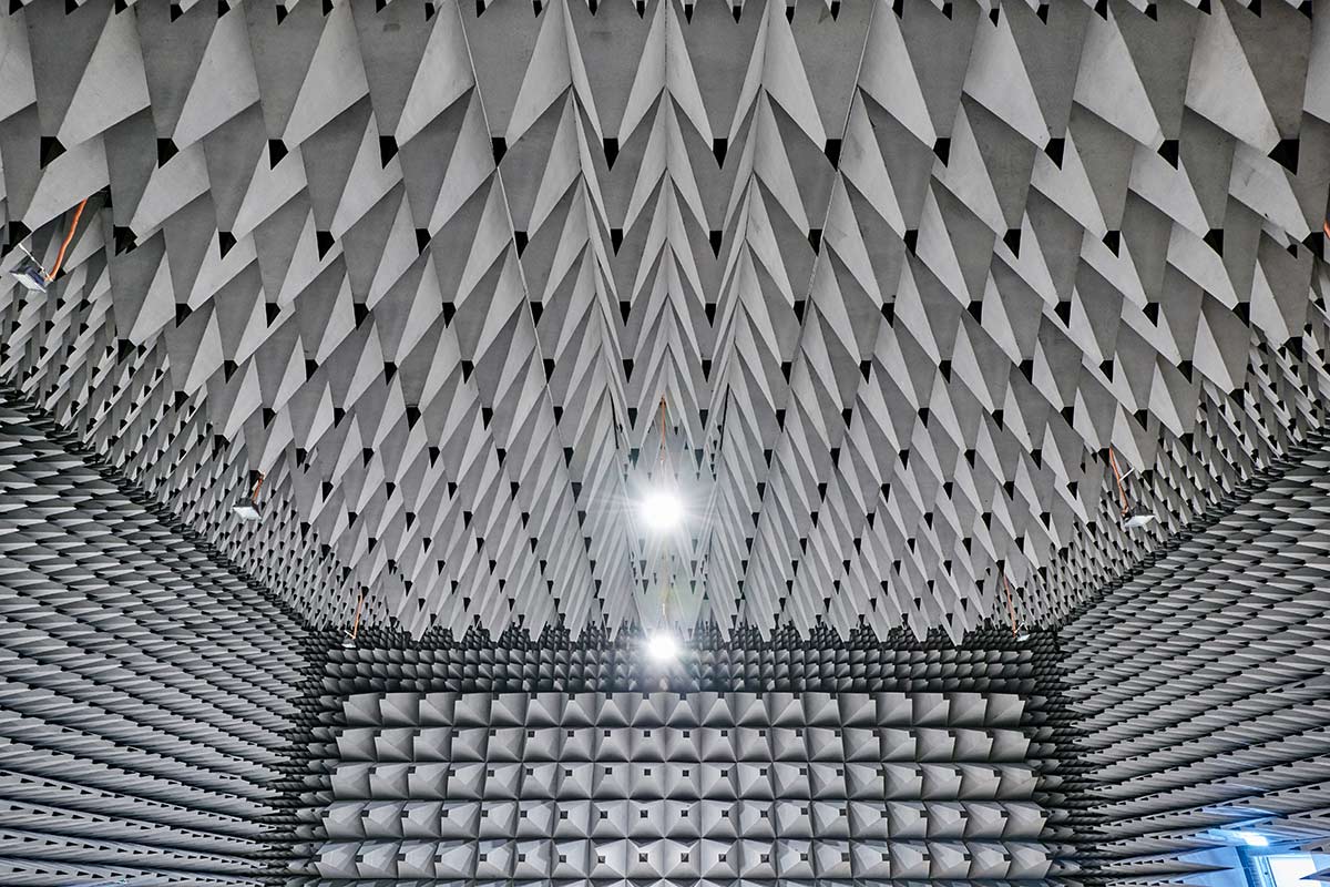 COPYRIGHT OLIVER LIPPERT